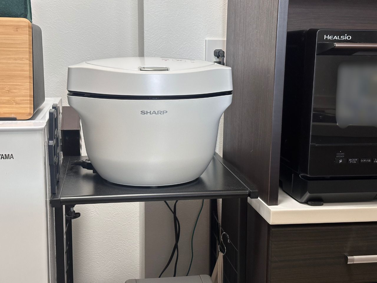 ラックに置かれたホットクック