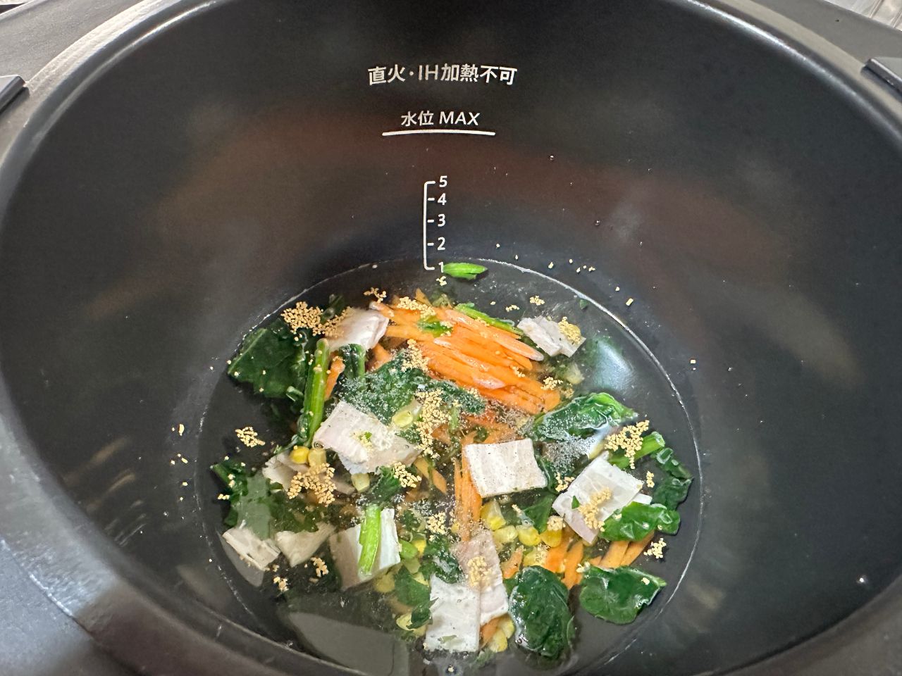 ホットクックの内鍋に入った材料